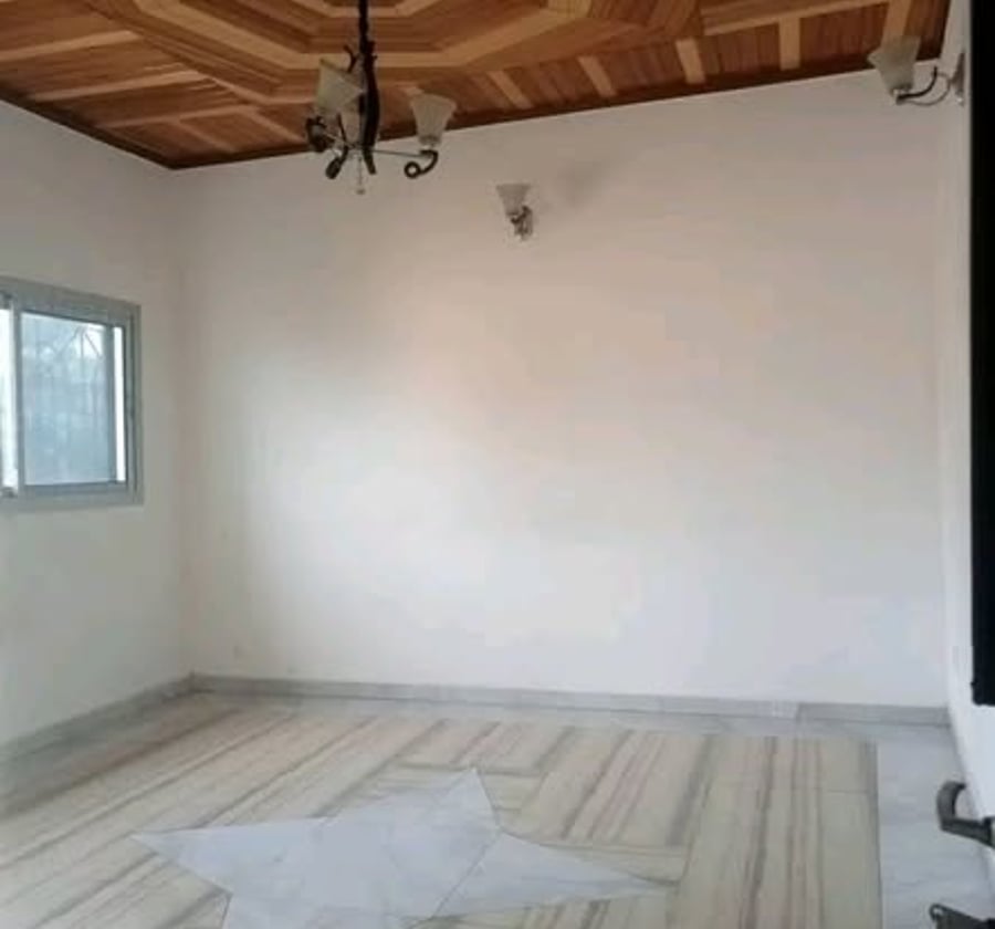Studio moderne à louer à Ndogbati