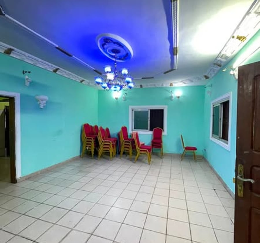 Appartement moderne à louer - Biyem-Assi Acacia