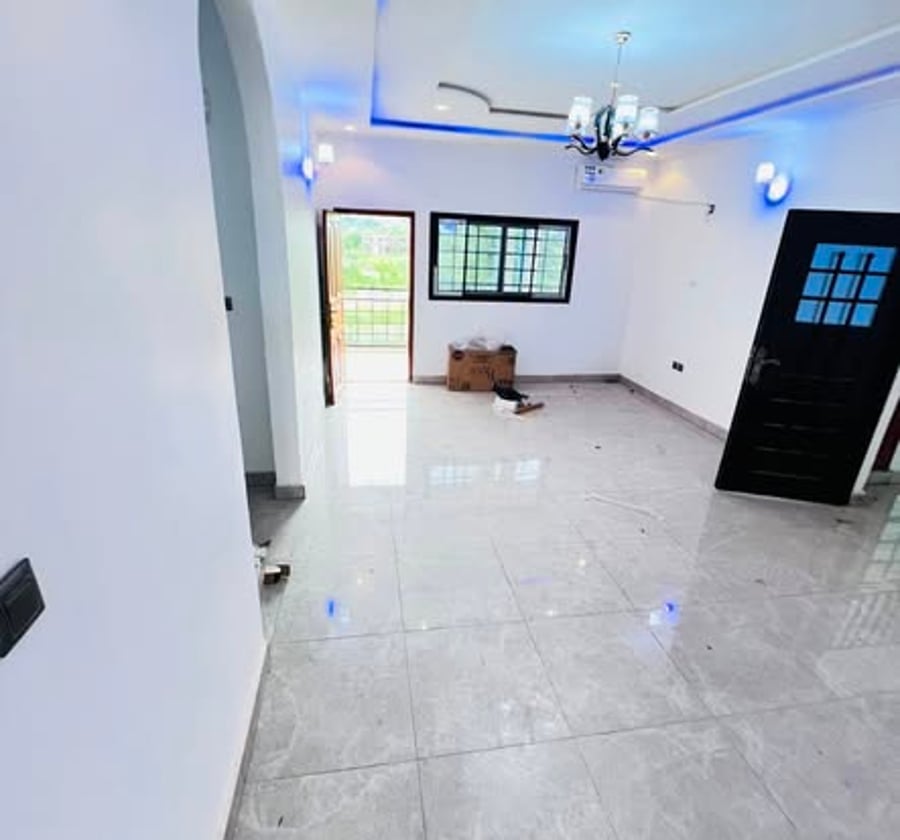 Vaste appartement 3 chambres à Olembe
