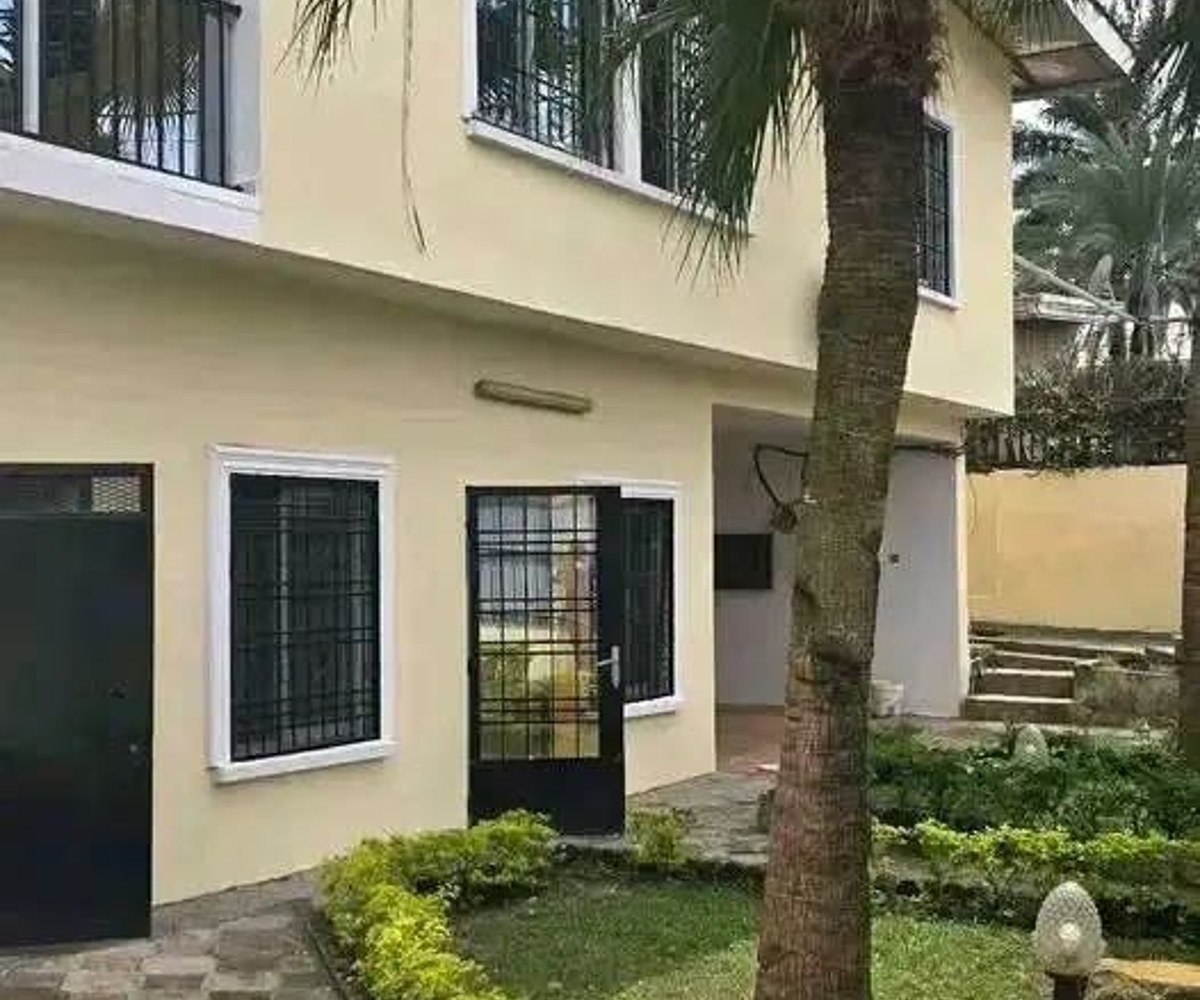 Duplex à louer à Bastos