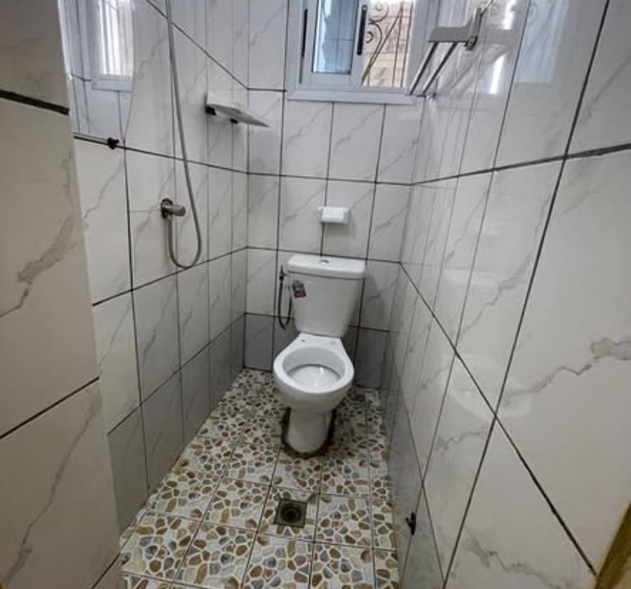 Chambre moderne à Logbessou, Douala