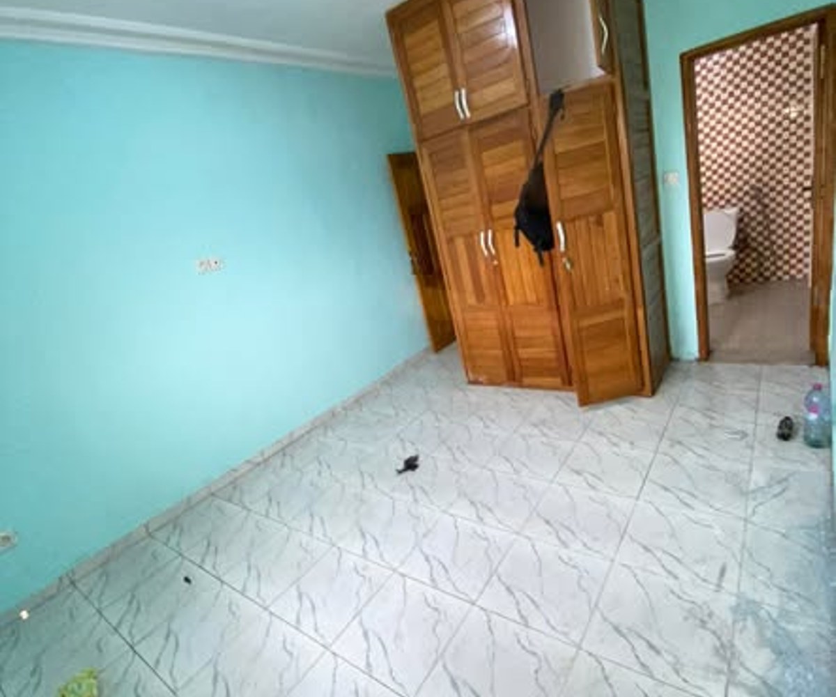 Appartement moderne à louer au petit marché Odza