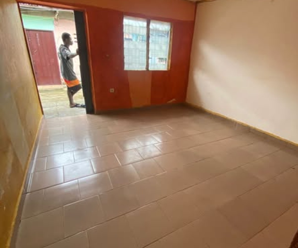 Studio moderne à louer - PK12, Douala