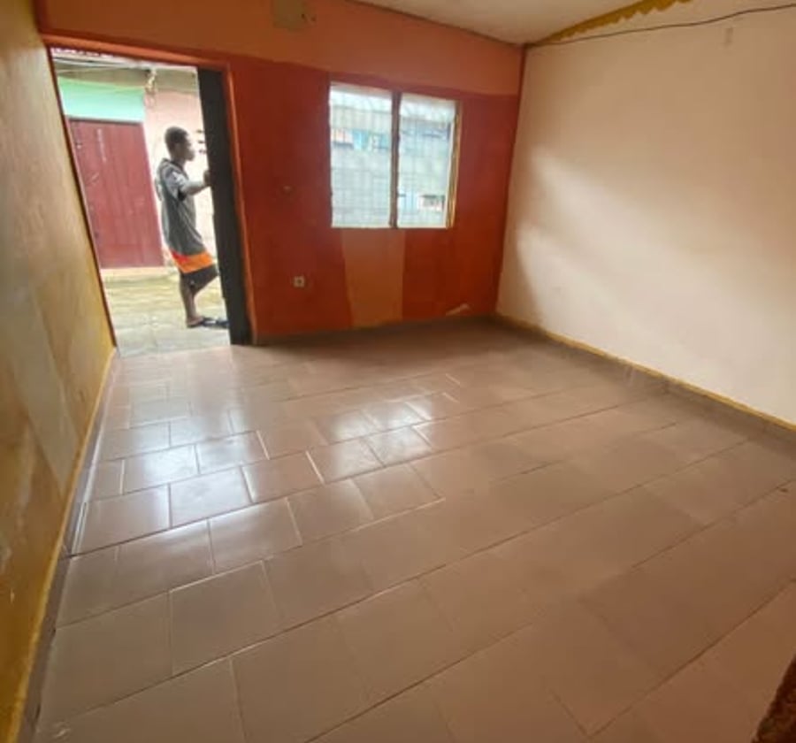 Studio moderne à louer - PK12, Douala