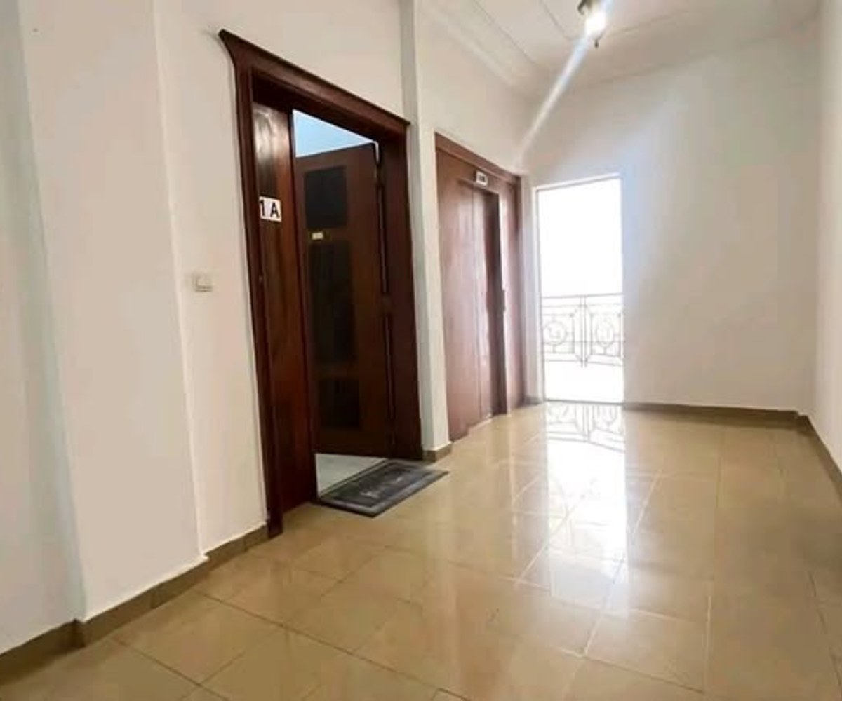 Vaste appartement 3 chambres à louer - Bonapriso, Douala