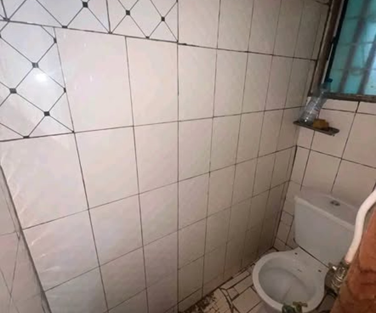 Chambre moderne à louer à Saker, Logbaba
