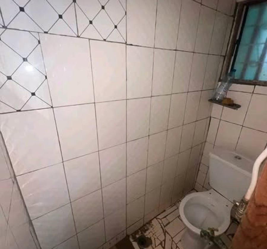 Chambre moderne à louer à Saker, Logbaba