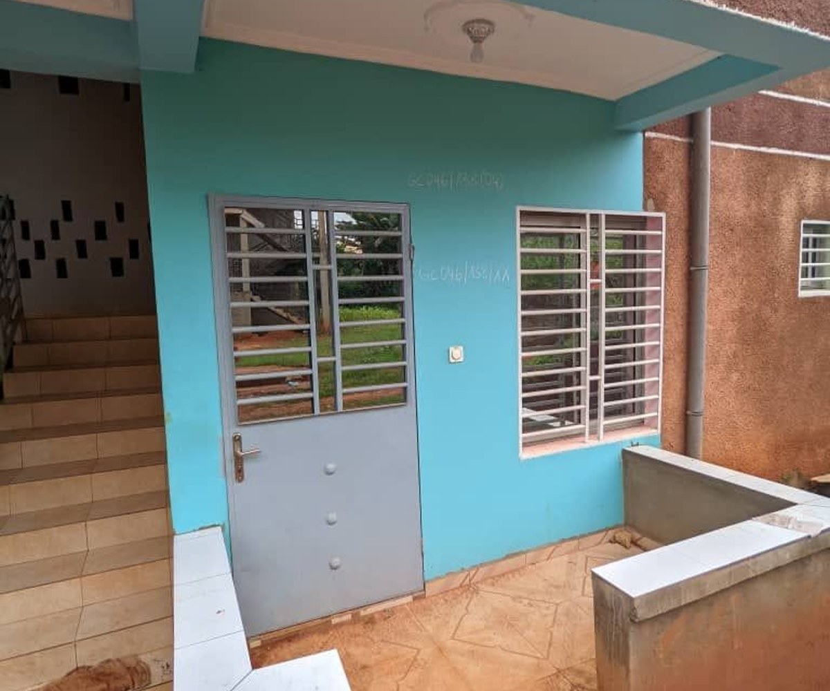 Studio moderne 4 pièces à Tsinga Village