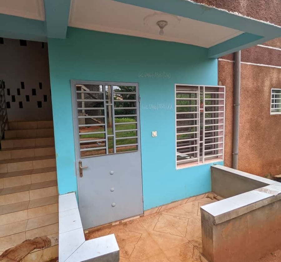 Studio moderne 4 pièces à Tsinga Village