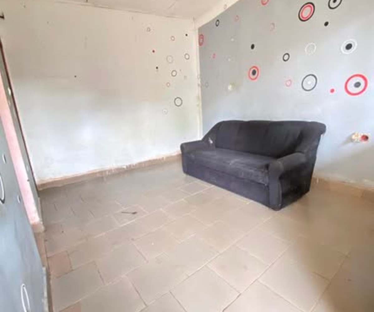 Vaste chambre moderne à louer à Jouvence