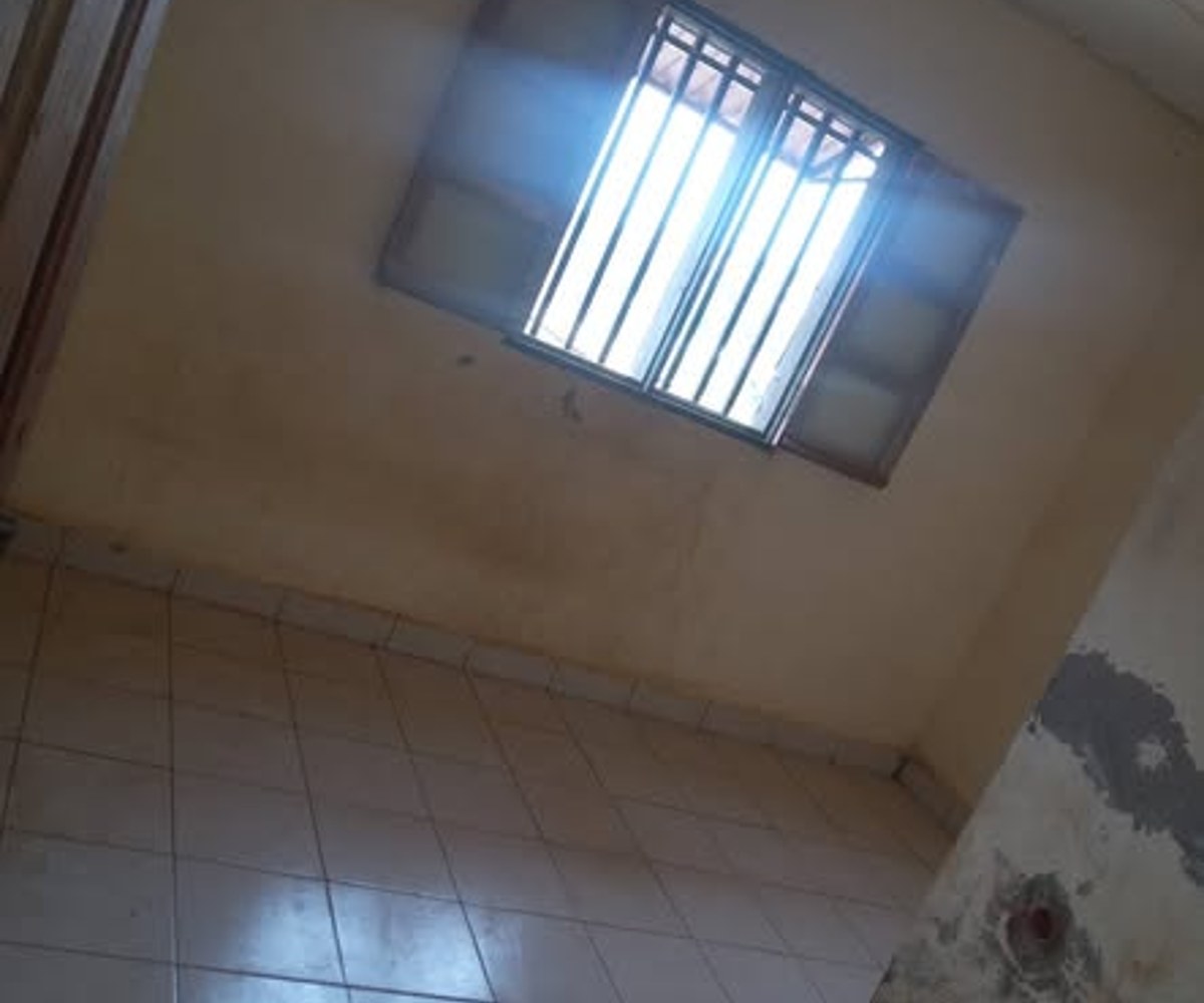Studio moderne à louer à Obobogo