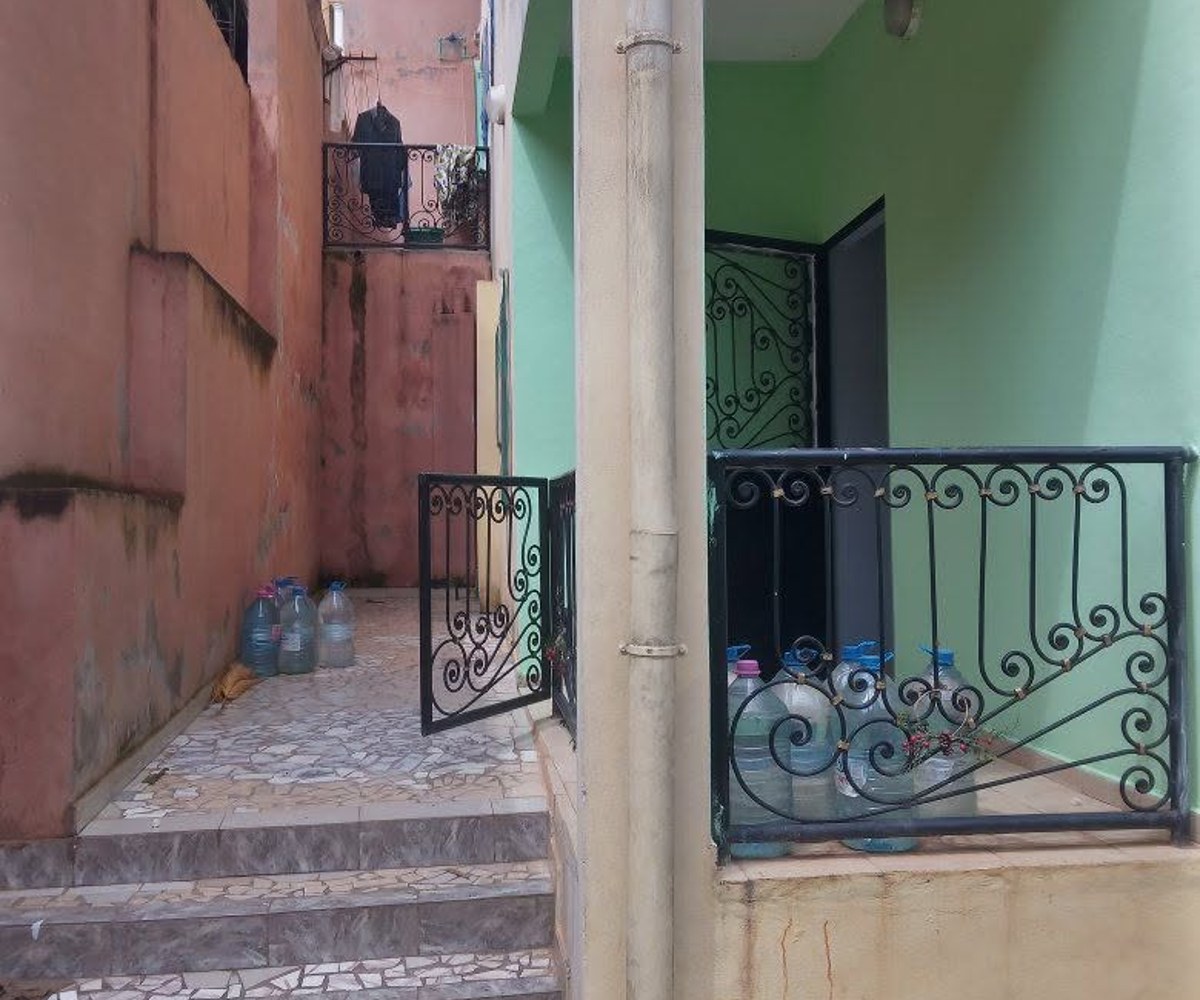 Studio moderne à Nkolanga