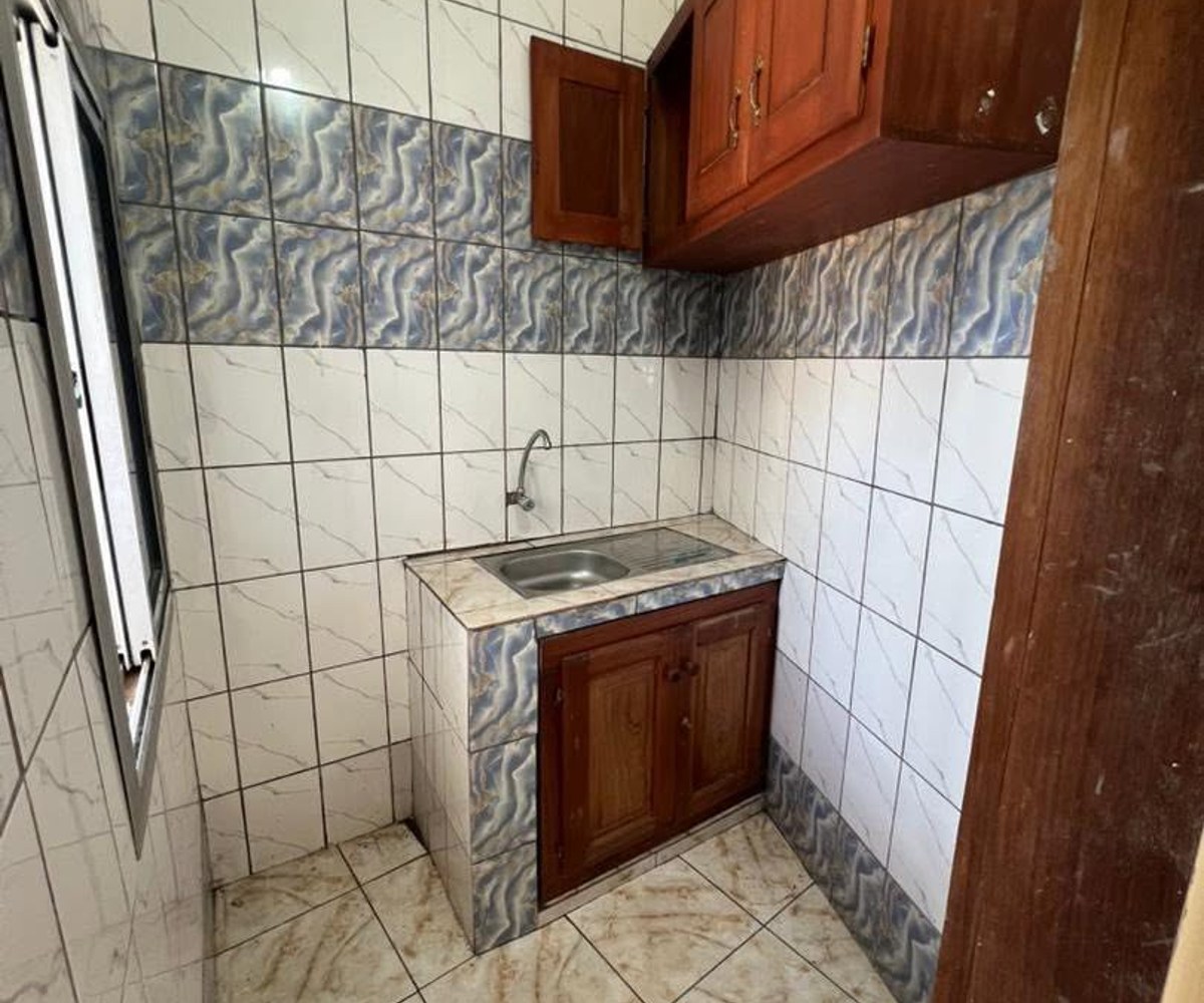 Chambre moderne presque individuel à Jouvence, Yaoundé