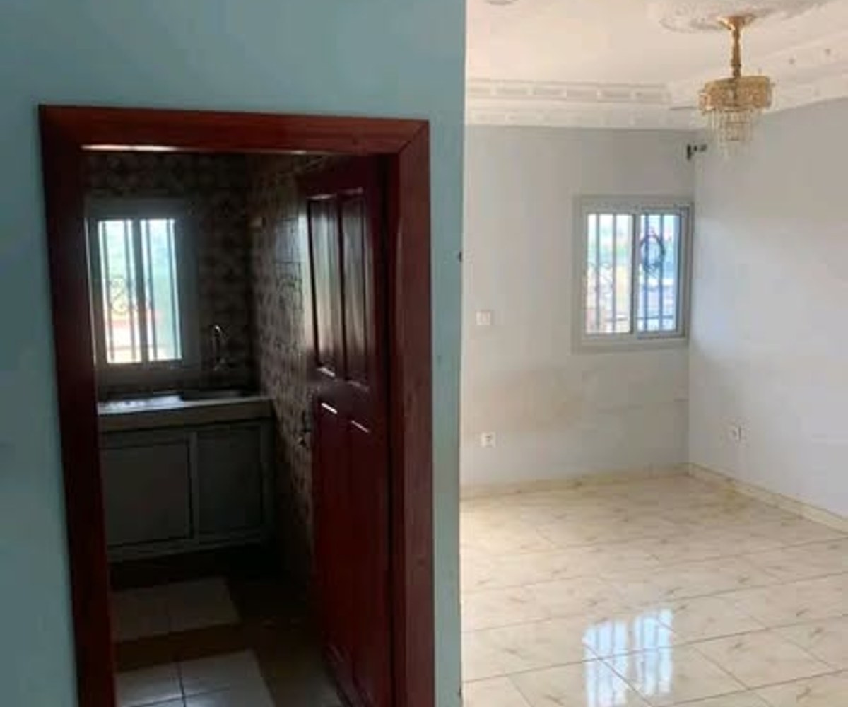 Studio moderne à louer à Fourgerol, Yaoundé