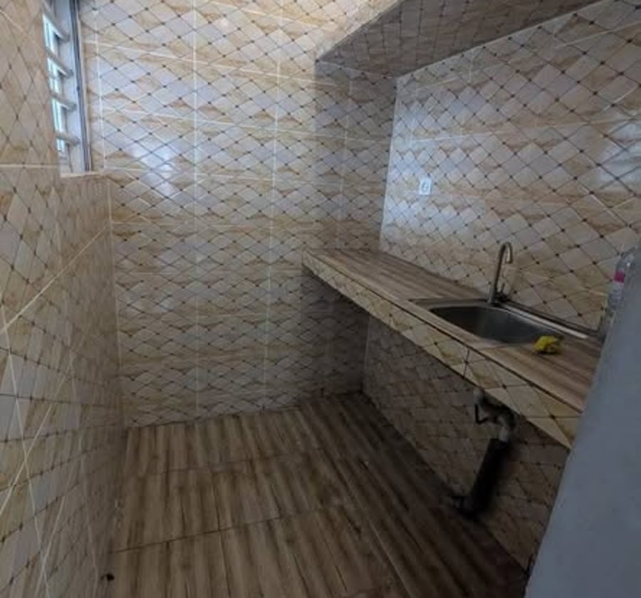 Chambre 3 pièces à Tsinga Village