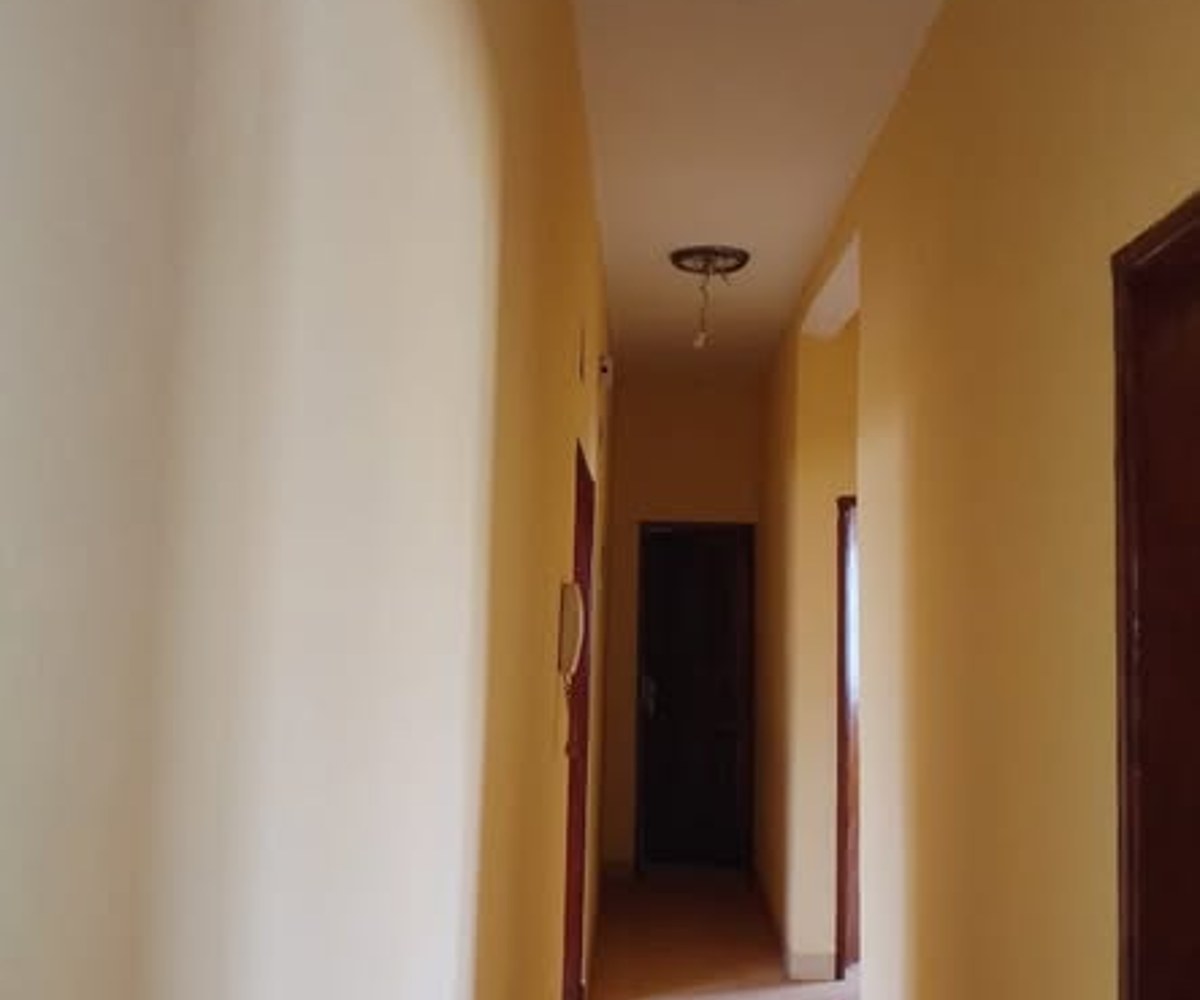 Appartement 3 chambres à louer à Monti, Yaoundé
