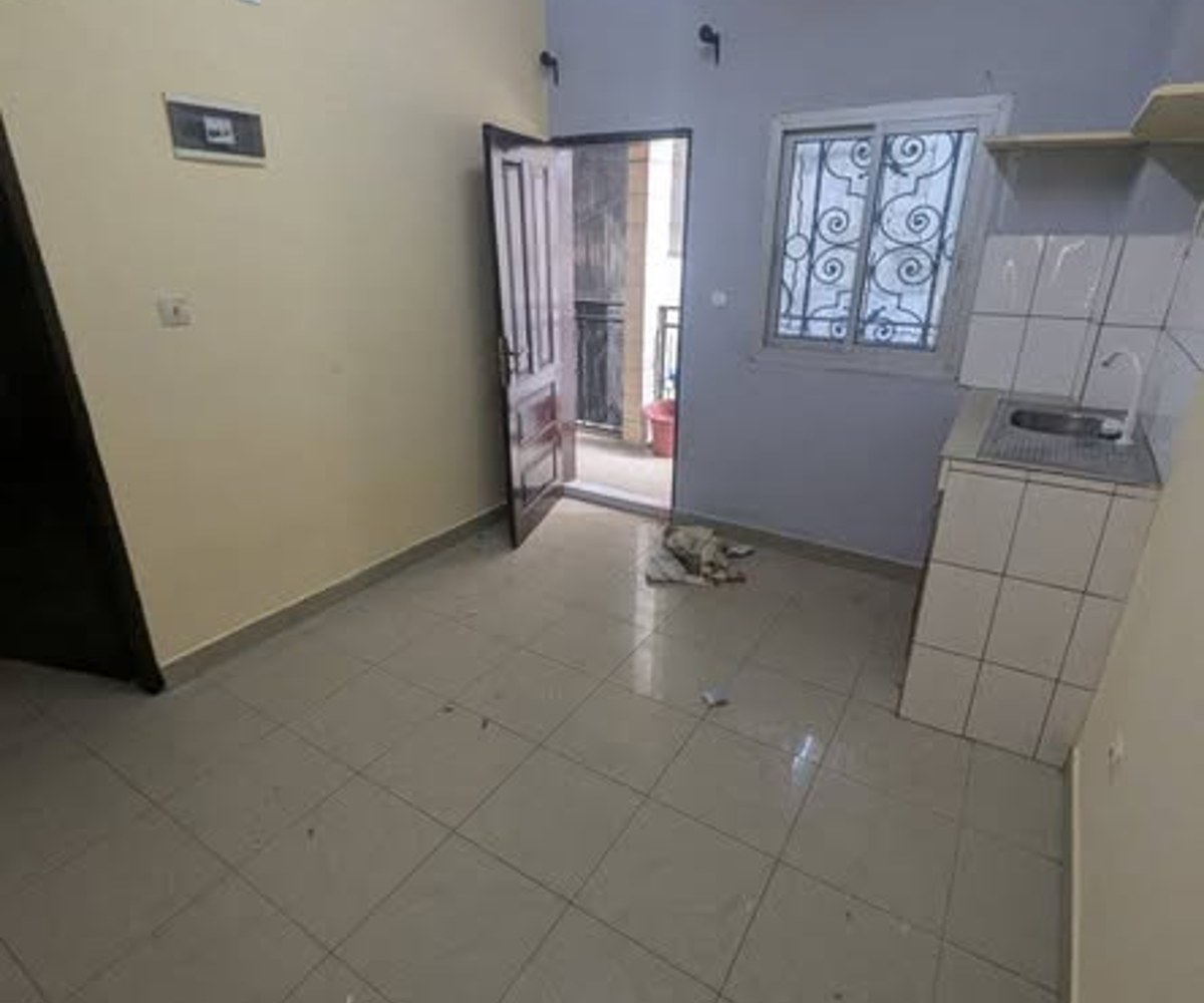 Studio staffé à Makepe, Douala