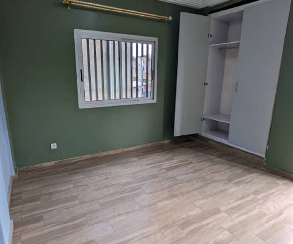 Vaste appartement 2 chambres à Olembe