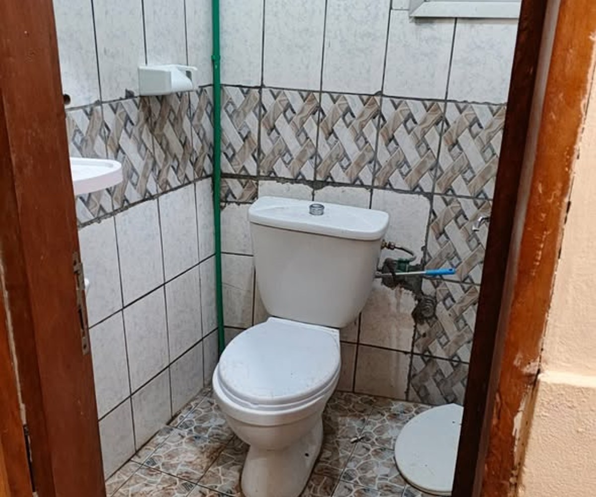 Grande chambre moderne à louer à Yaoundé École de Police