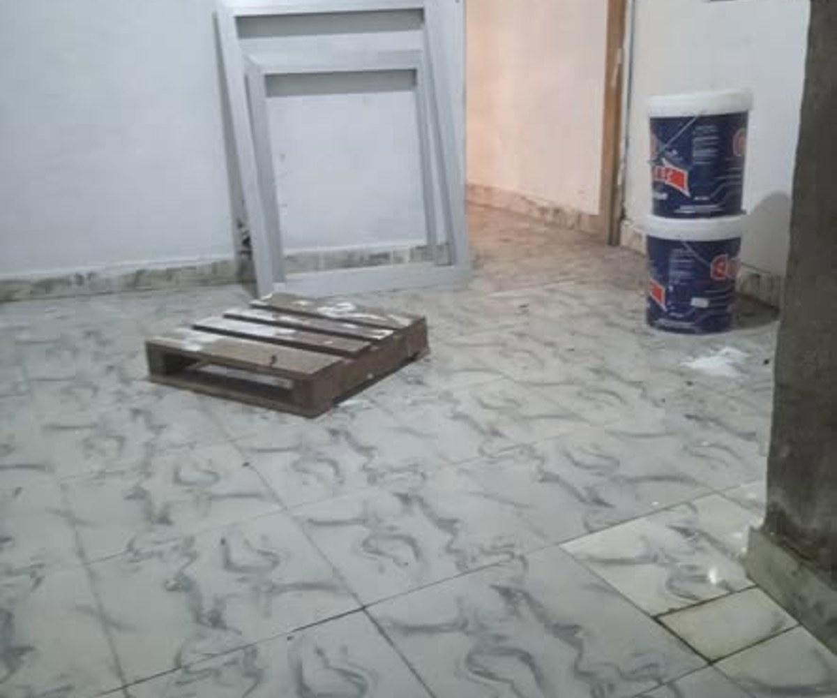 Studio moderne à Ndogpassi III – 45 m du goudron