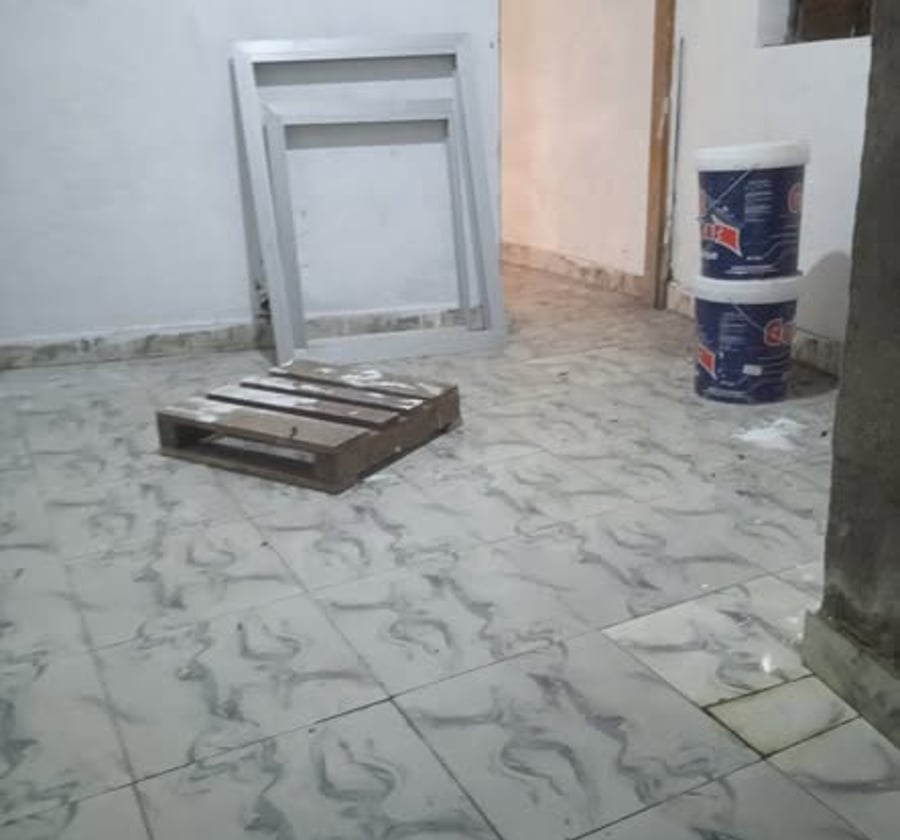 Studio moderne à Ndogpassi III – 45 m du goudron