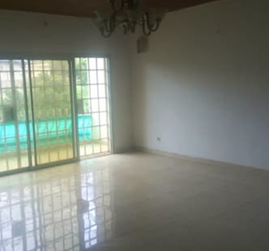 Villa 5 chambres à louer - Awae, Yaoundé