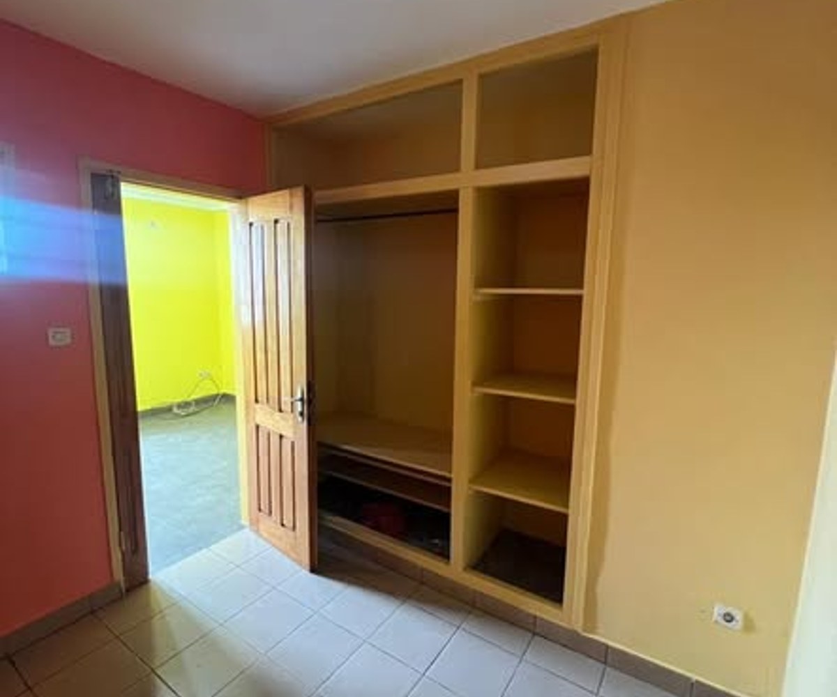Studio moderne à louer à Nsimeyon, Yaoundé