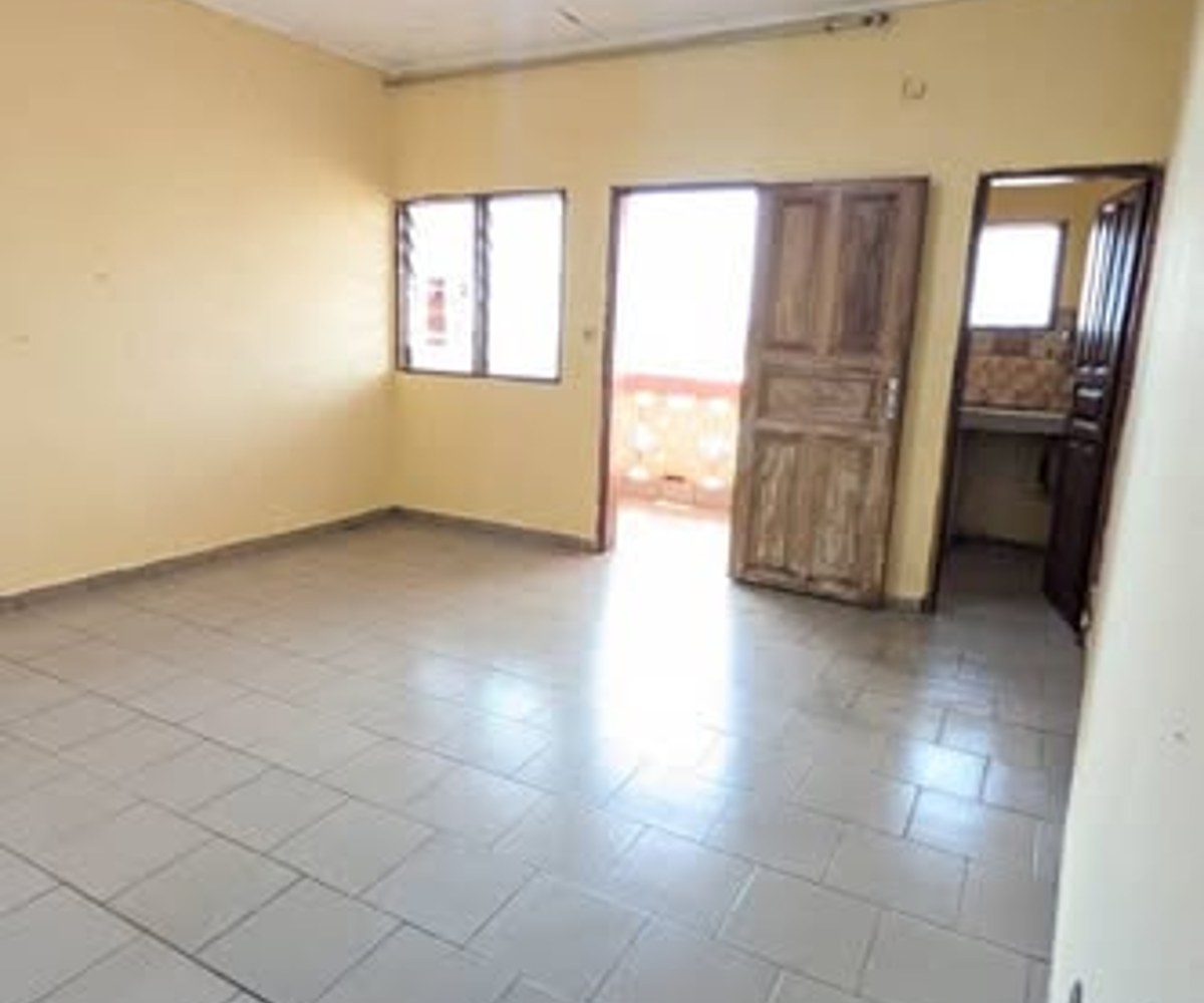 Studio moderne à louer à Emana