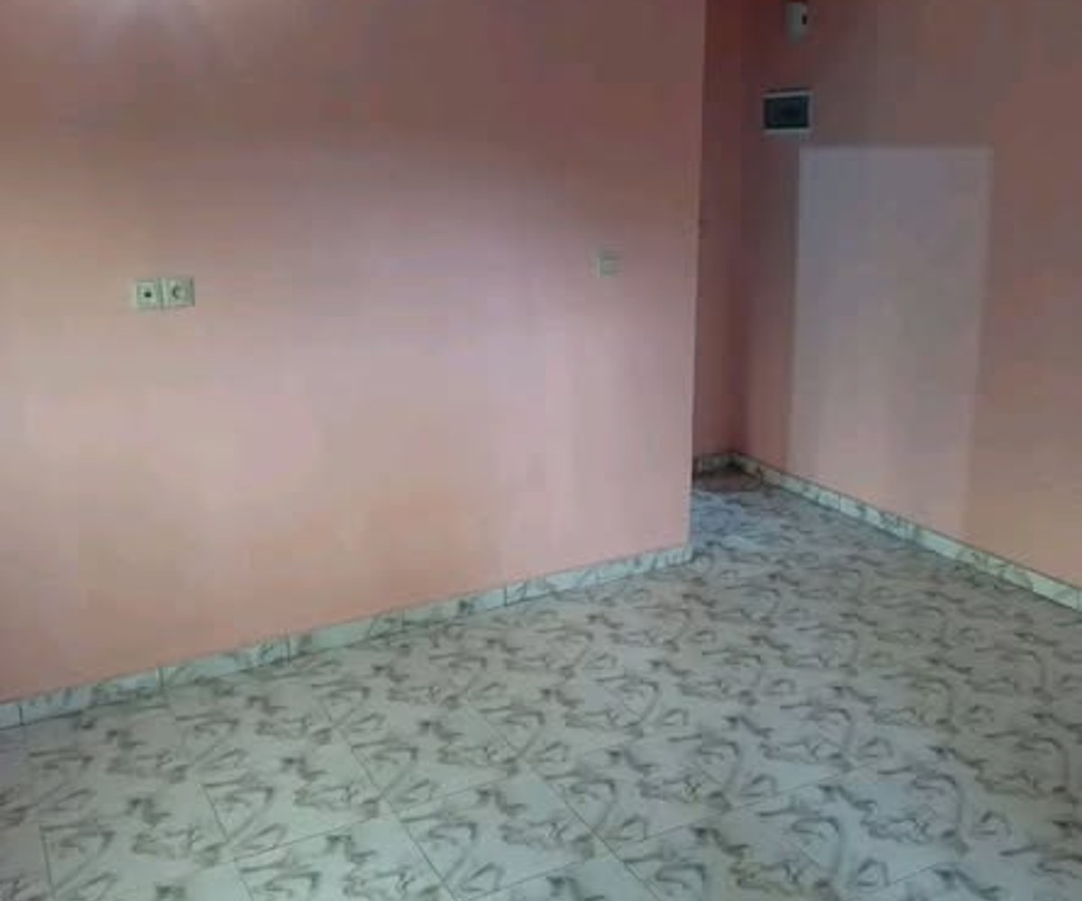 Chambre moderne à louer à Feu rouge, Bessengue