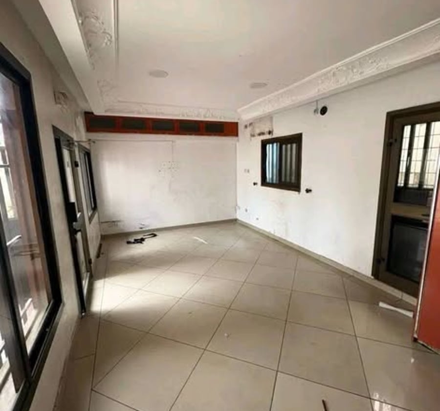 Villa à louer - Bonapriso, Douala