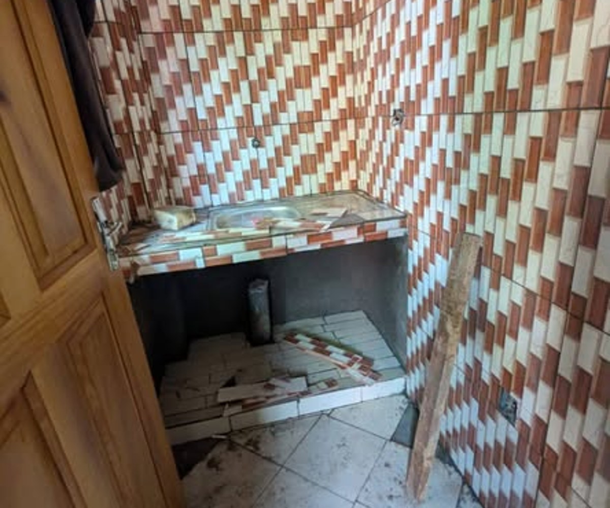 Chambre moderne en finition à louer à Simbock