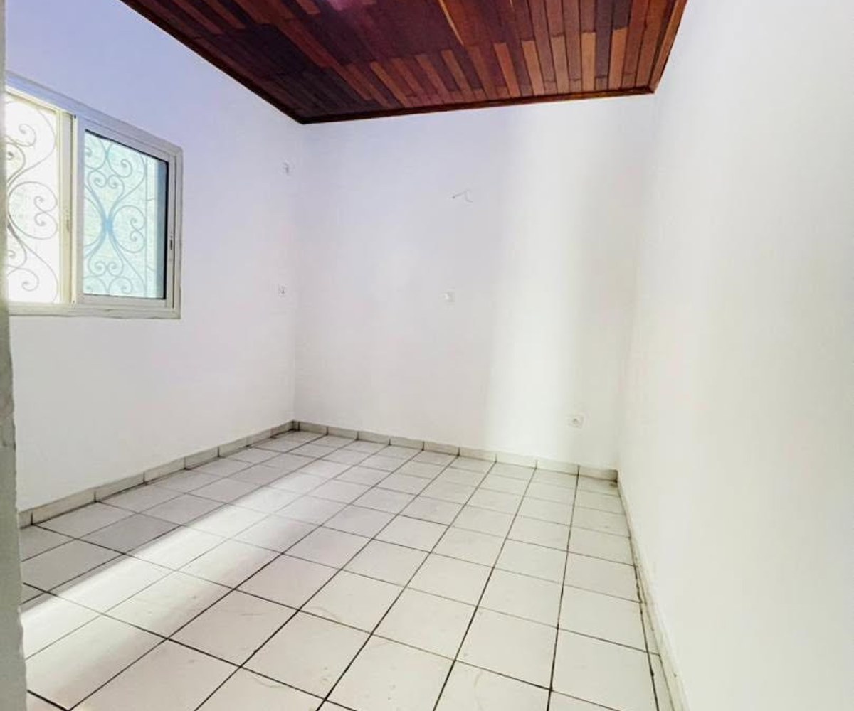 Studio moderne haut standing à louer – Logbessou