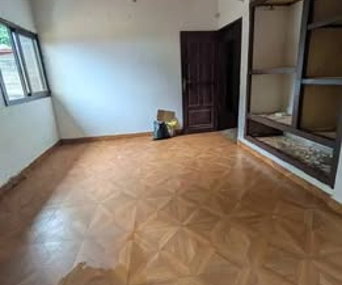 Chambre moderne à louer à Odza commissariat