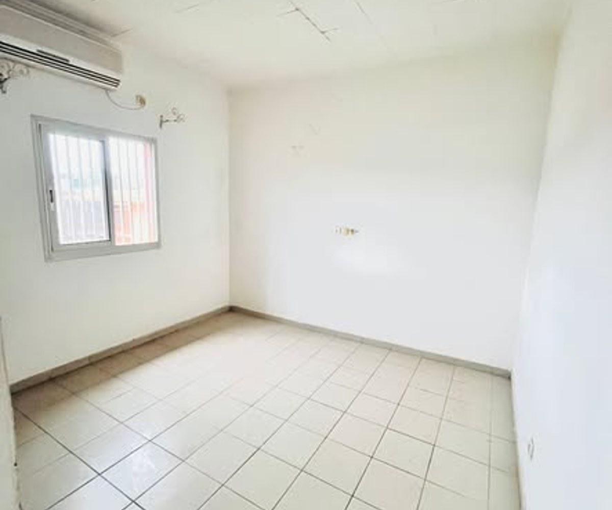 Mignon studio climatisé à Biyem Assi Jouvence