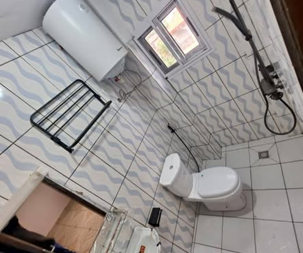 Appartement moderne neuf à louer – Tsinga Village, Yaoundé