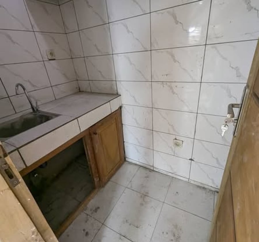 Studio moderne haut standing avec balcon - Village, Douala