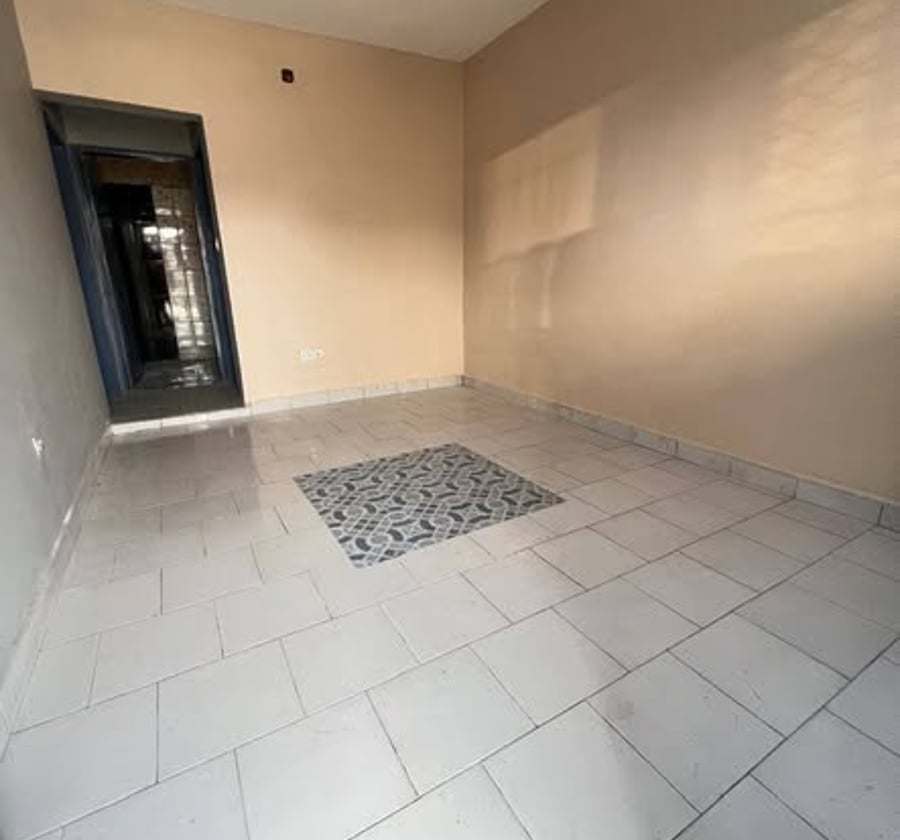 Studio moderne à louer à Kotto Chefferie