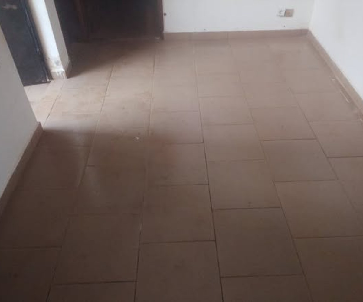 Studio moderne à Essomba (boulangerie)