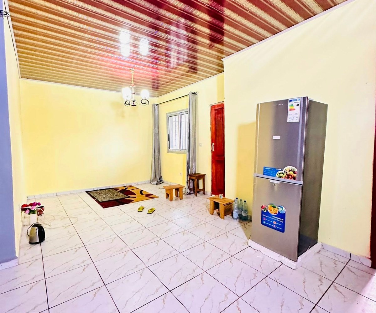 Studio moderne à louer à Obobogo
