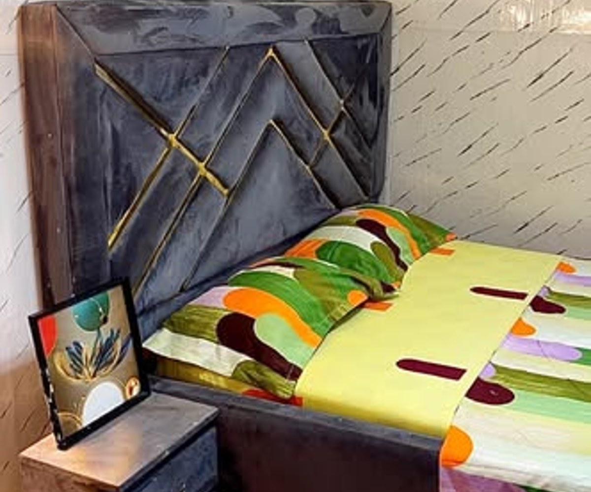Chambre moderne à Ndogbong, entrée ENSET