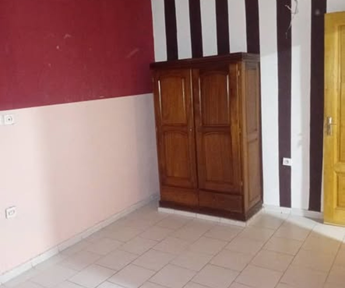 Appartement 3 chambres à louer - Mimboman Terminus, Yaoundé
