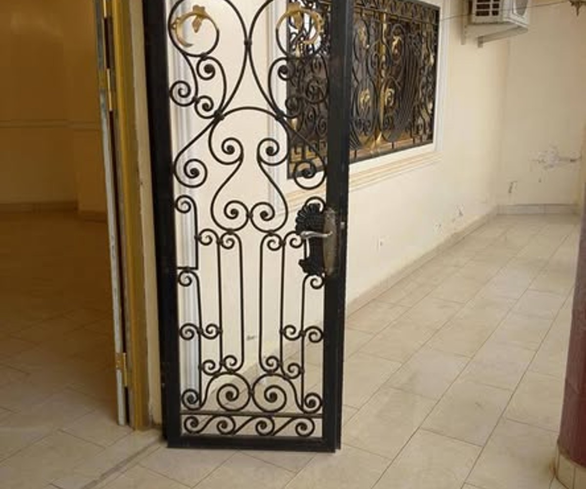 Appartement haut standing 3 chambres à louer – Santa Barbara, Étoudi