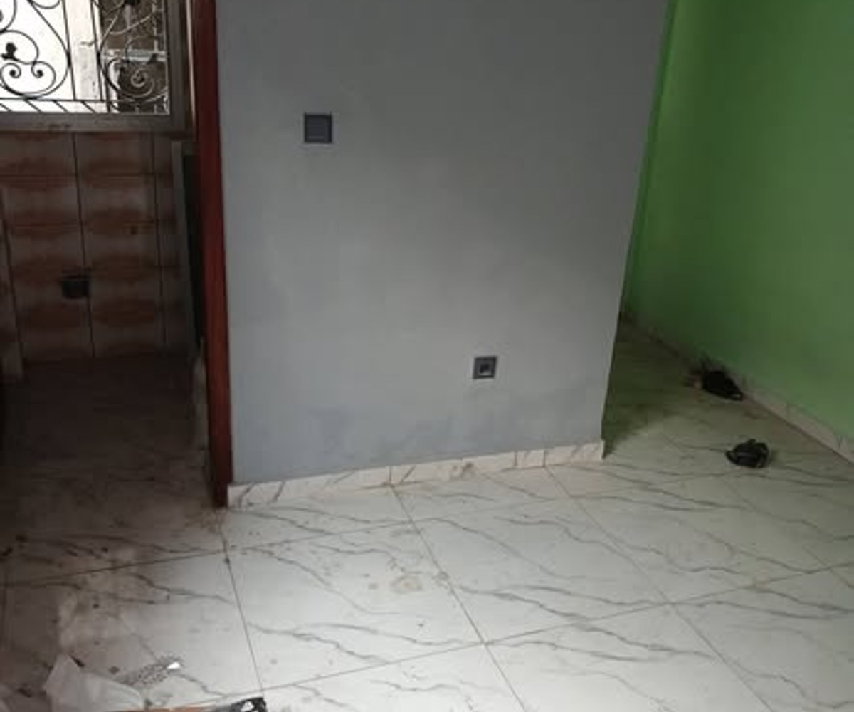 Studio moderne à louer à Ndogbong Bifaga