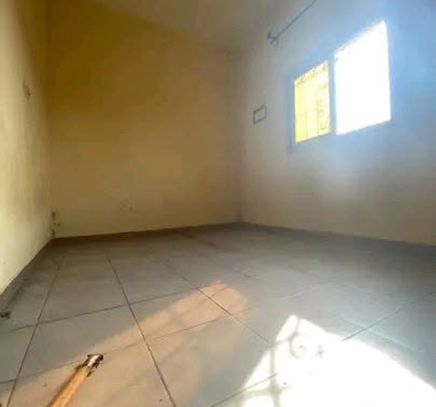 Studio moderne à louer à Logbaba