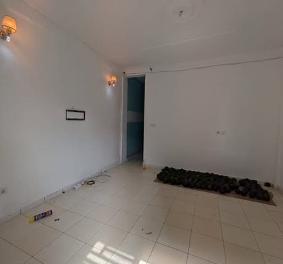 Studio moderne à louer à Logbessou