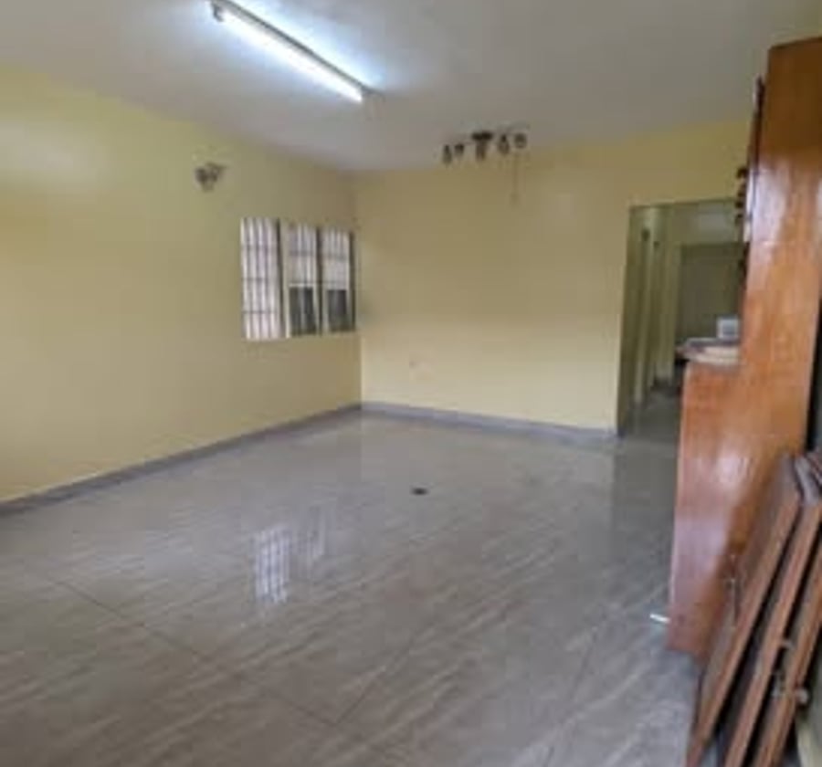 Studio moderne à Tropicana (complexe BEAC) - 80 000 XAF/mois