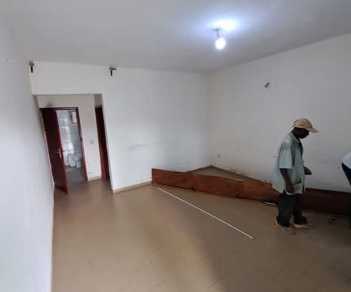 Grand studio moderne à Odza