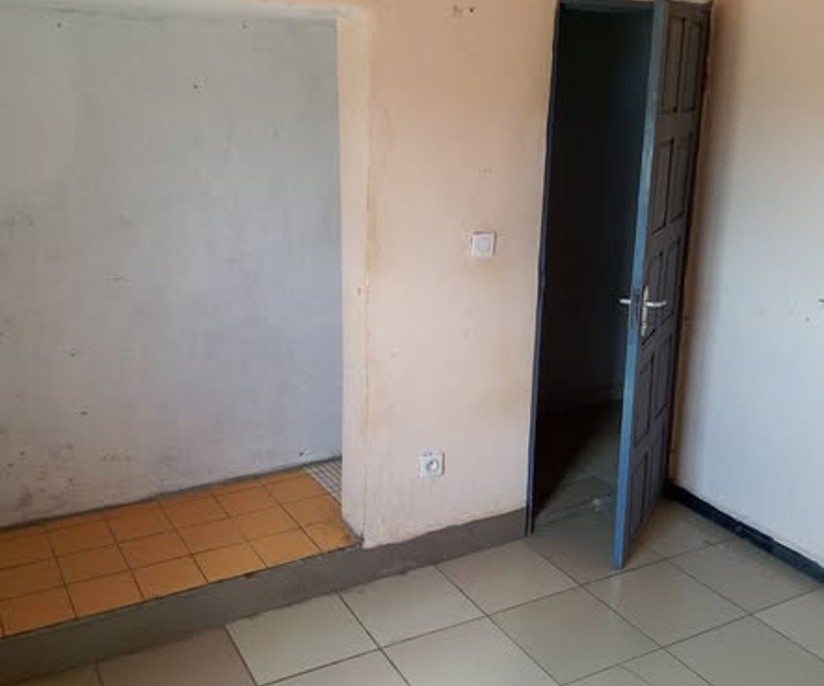 Appartement 2 chambres à Biyem-Assi