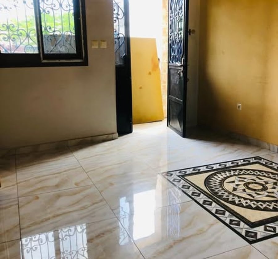 Appartement haut standing 3 chambres à louer Carrefour Efoulan, Yaoundé