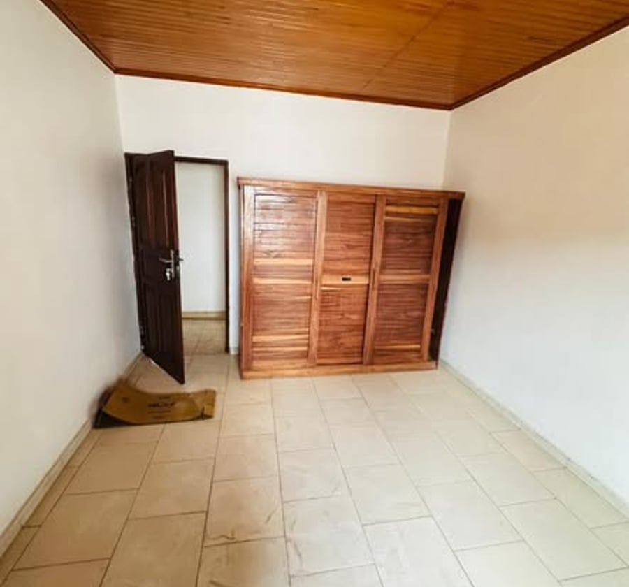 Villa à louer à Nkoabang